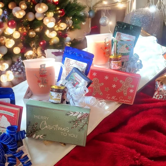 Pecan Sticky Buns Candle Treat Gift Boxes - Picture 1 of 3